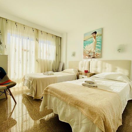 Orange And White Apartment In Yumbo San Bartolomé Dış mekan fotoğraf